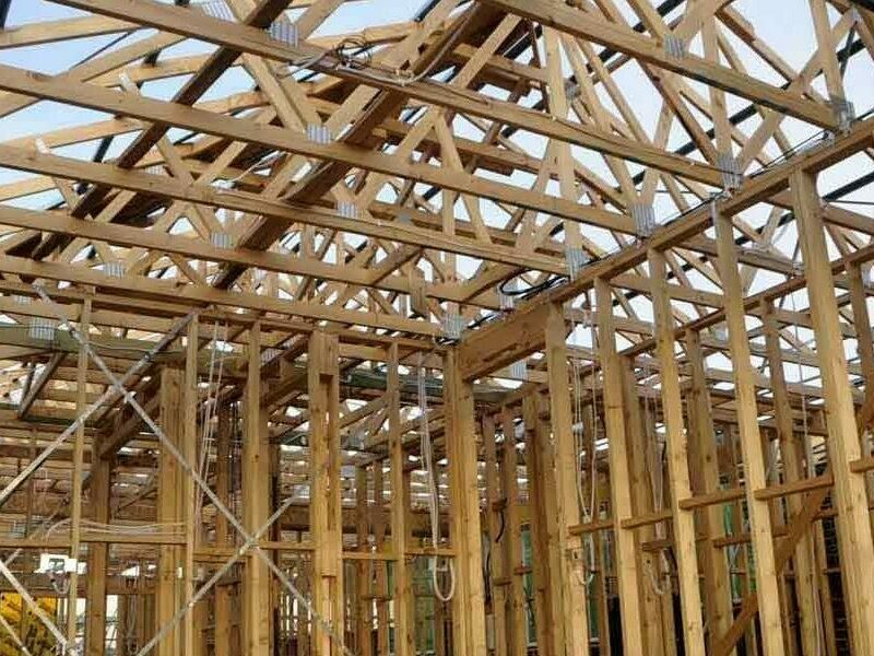 What are the benefits of timber frame houses?